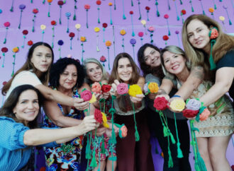 VillageMall celebra o Mês da Mulher em parceria com a Nós do Crochê