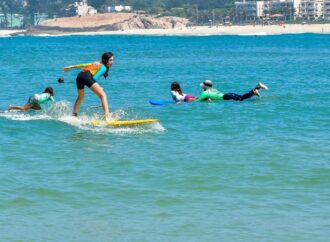 Dia do Cliente: Shopping Metropolitano Barra promove experiência com dia de surf