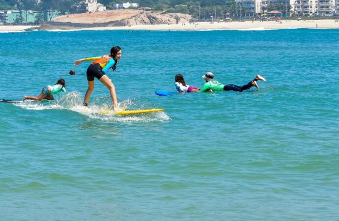 Dia do Cliente: Shopping Metropolitano Barra promove experiência com dia de surf