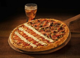 Na Domino’s, pizza giga personalizada sai por R$ 52,90