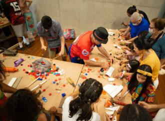 Getúlio Damado traz oficina de brinquedos de sucata para o Museu do Pontal