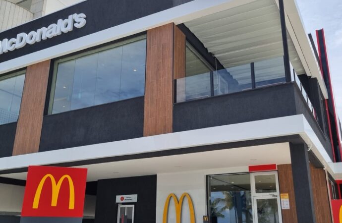 McDonald’s abre restaurante com vista para o mar do Recreio