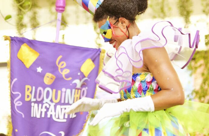 Bloquinho e oficinas de carnaval para a criançada no Recreio Shopping