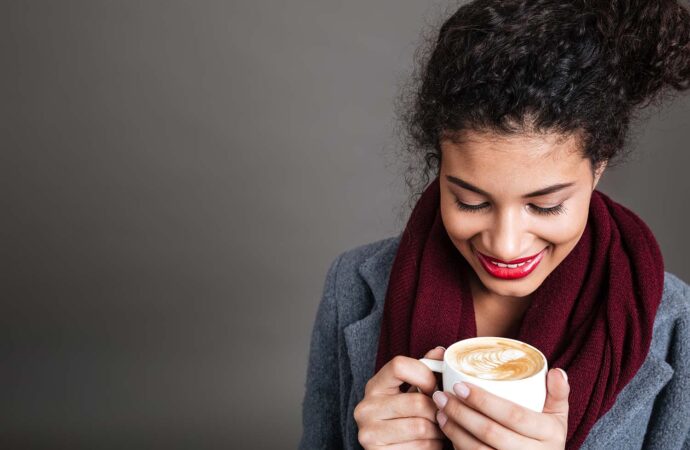 Os benefícios de tomar um cafezinho: tradições, receitas e formas de preparo