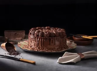 Torta Dia dos Pais Lecadô tem edição limitada com sabores de chocolate gourmet