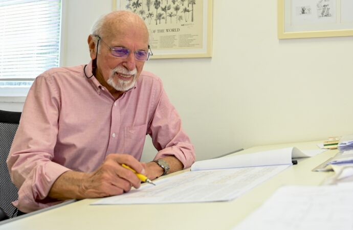 Arquiteto Slomo Wenkert lança livro com obras icônicas na Barra da Tijuca