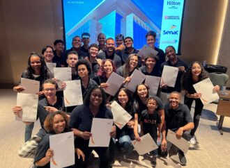 Hilton Barra Rio de Janeiro e Carvalho Hosken oferecem curso gratuito de hotelaria para jovens