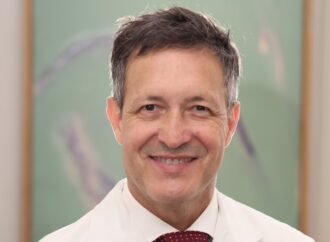 “Face derretida”: o novo efeito colateral do emagrecimento acelerado e o retorno do lifting facial